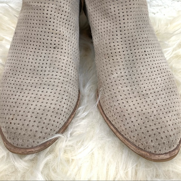 Dolce vita perforated suede booties - Picture 6 of 7